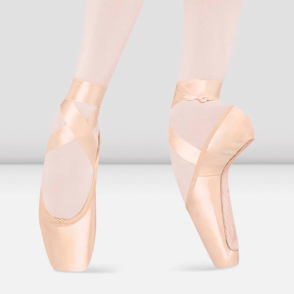 Bloch serenade 5 1/2 C ballet pointe shoes